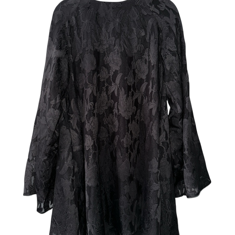 Elegant Lace Pattern Black Long Flare Sleeve Dress